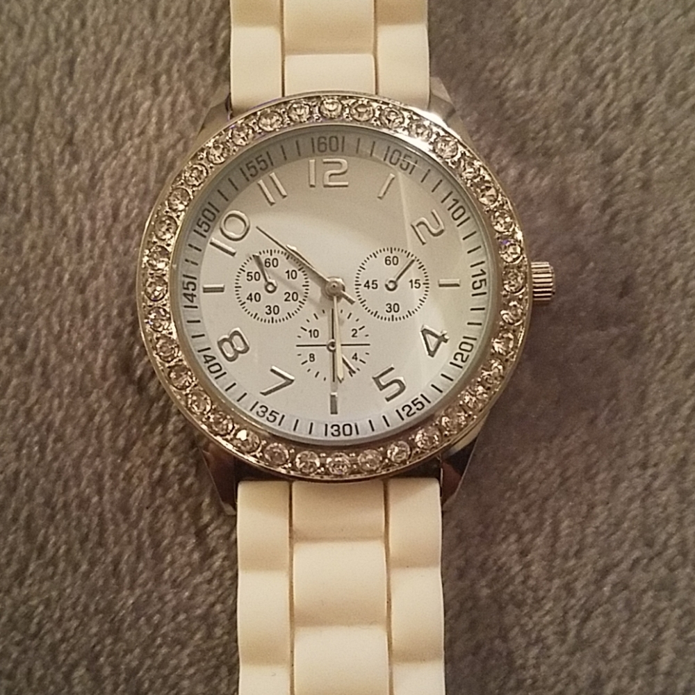 Watch - Picture 3 of 3